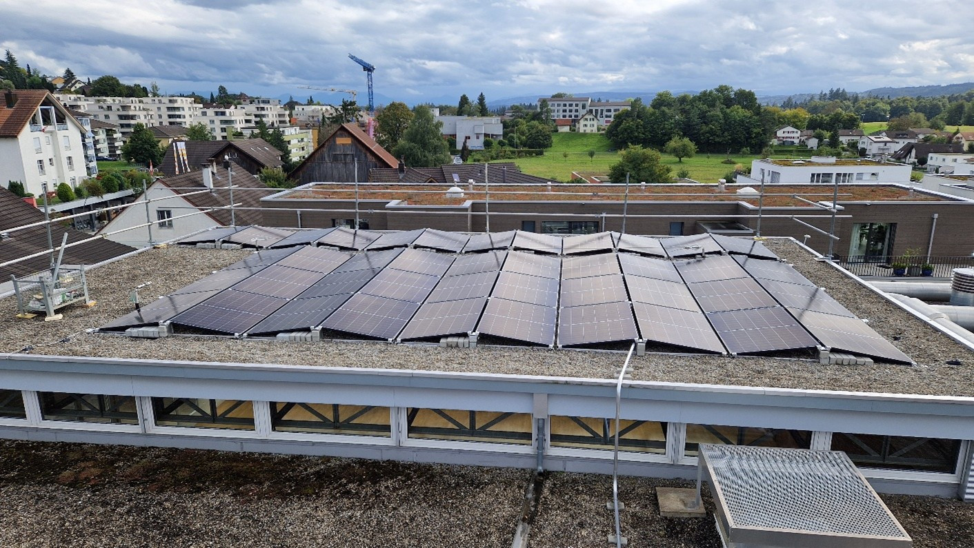 Solaranlage Dach Gemeindezentrum