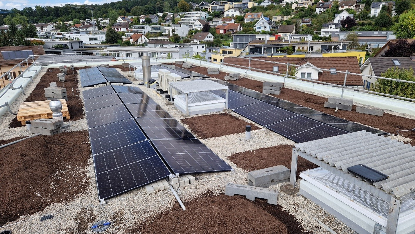 Solaranlage Dach Gemeindezentrum